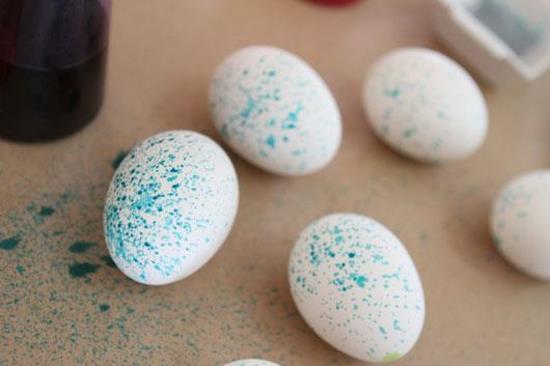 δημιουργικά πασχαλινά αυγά που χρωματίζουν ακουαρέλα