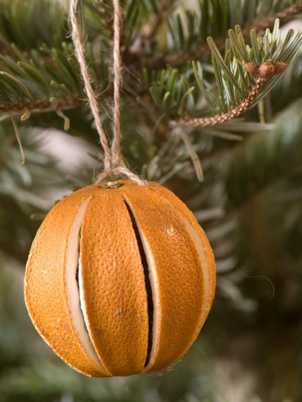 μπάλα από στολίδι χριστουγεννιάτικου δέντρου φλούδας πορτοκαλιού