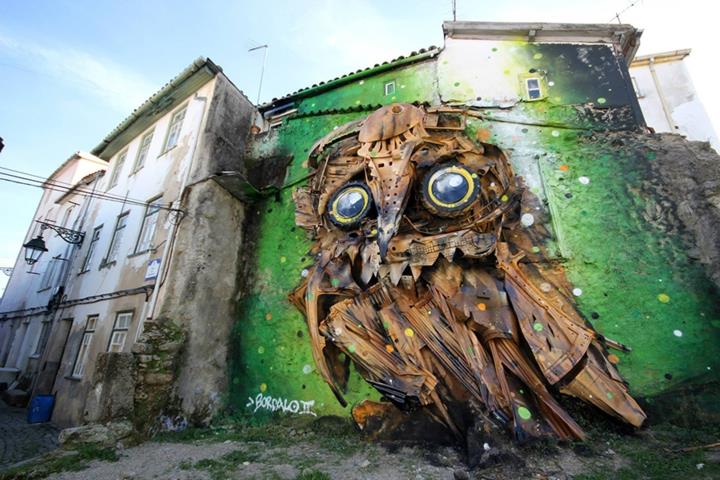 τέχνη από σκουπίδια street art καλλιτέχνης Bordalo Segundo κουκουβάγια τελείωσε