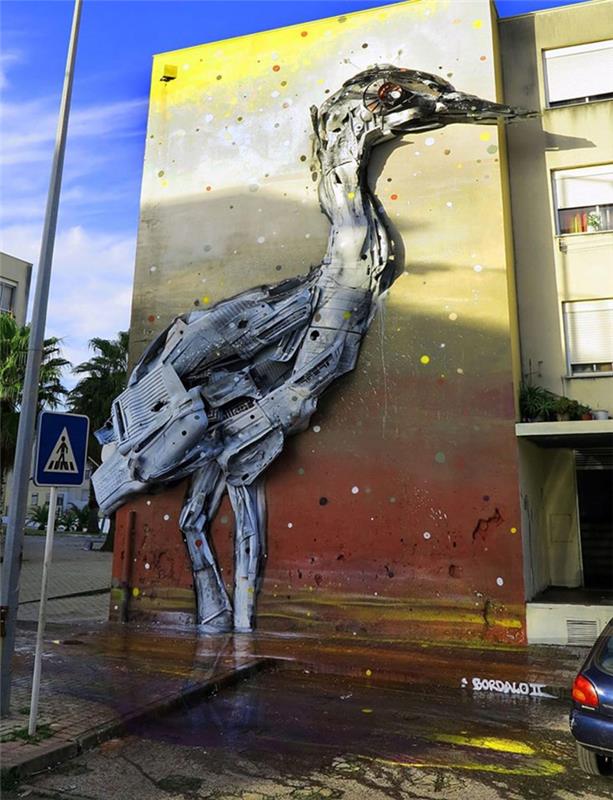 τέχνη από σκουπίδια street art καλλιτέχνης Bordalo Segundo bird τεράστια