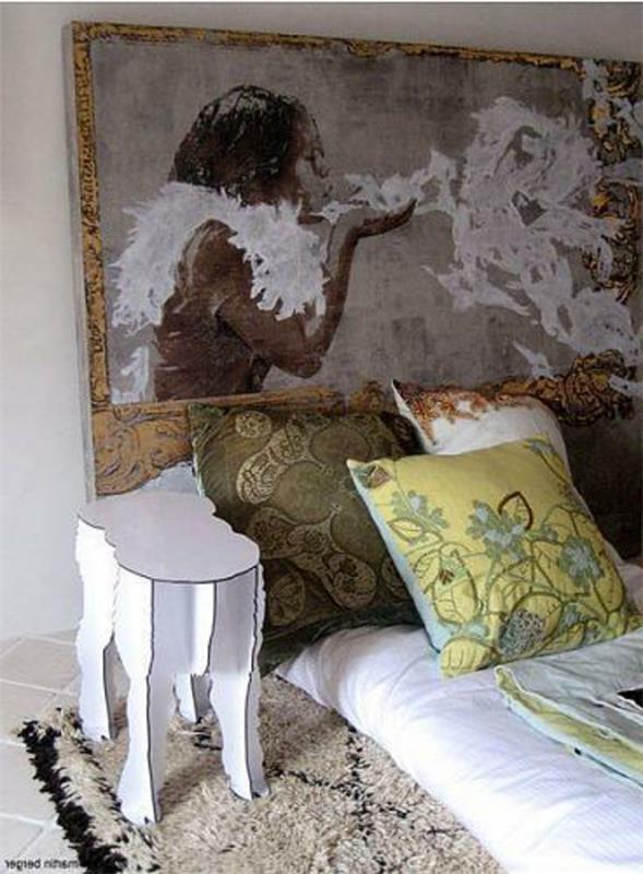 διακόσμηση τοίχου κρεβατοκάμαρας με τέχνη κεφαλάρι