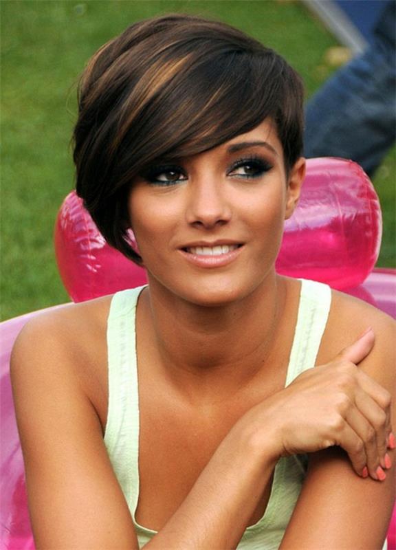 κοντά χτενίσματα μοντέρνα 2015 frankie sandford ανταύγειες