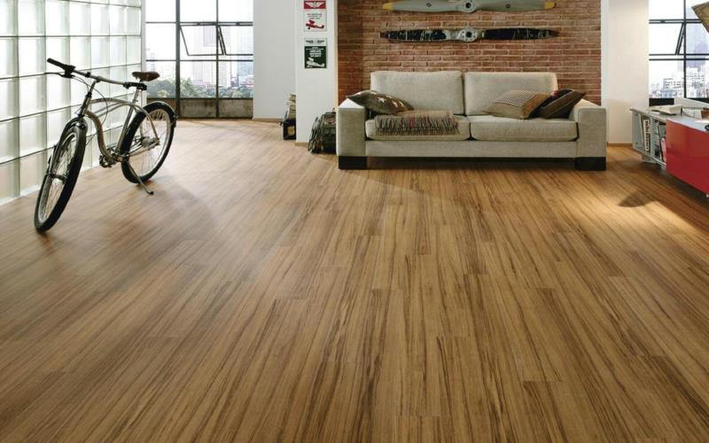 Τοποθέτηση laminate δαπέδου σαλόνι ξύλινο πάτωμα