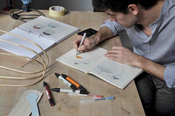 λαμπτήρες και φωτιστικά κρεμαστό κόσμημα σχεδιαστής Tull σχεδιαστής Tommaso Caldera στη δουλειά