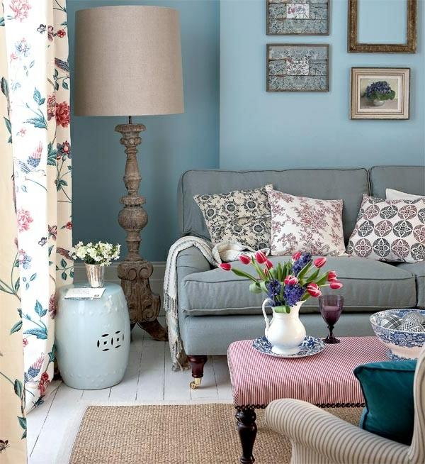 εξοχικοί καναπέδες σαλόνι χρωματιστές κουρτίνες floral