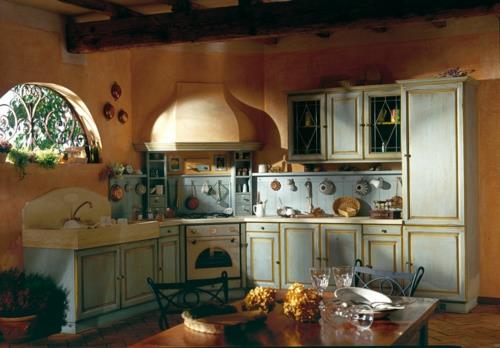 Εξοχική κουζίνα φτιαγμένη από στιλ ρουστίκ σχεδιασμού από στιλ μασίφ ξύλου