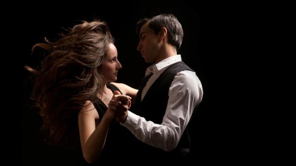 λατινοαμερικάνικοι χοροί ρομαντικό χορευτικό ζευγάρι
