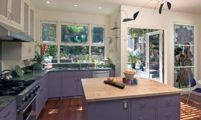 χρώμα λεβάντας σκούρο μοβ έπιπλα κουζίνας βάση ντουλάπια ξύλο