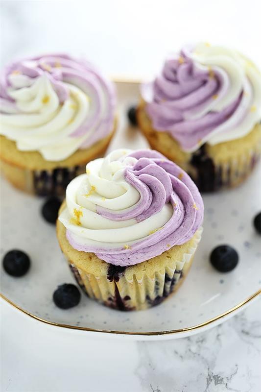 Ετοιμάστε νόστιμα muffins βατόμουρου