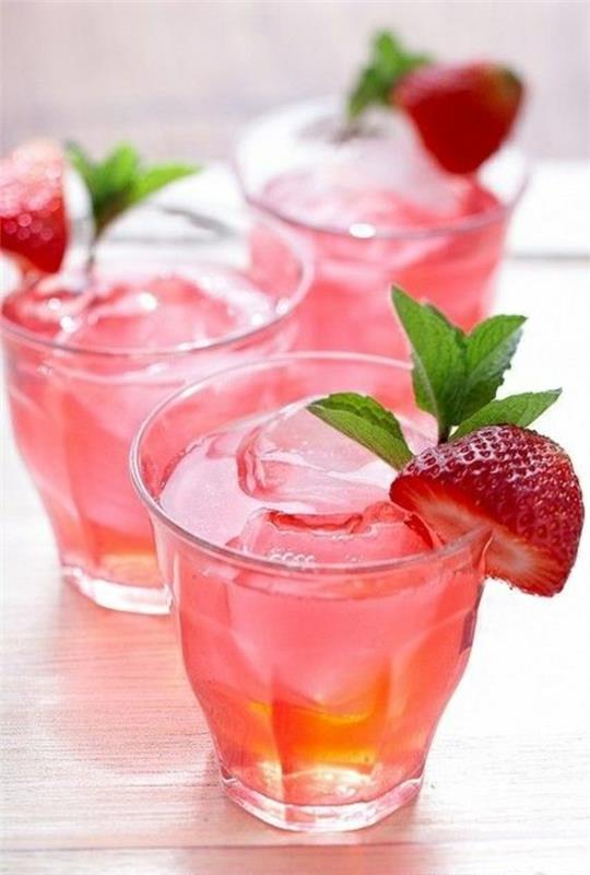 ελαφρύ φαγητό το καλοκαίρι δροσιστικά ποτά φράουλες φρούτων
