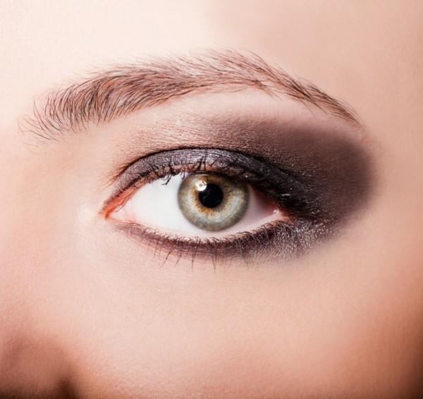 απλώστε μακιγιάζ smokey eyes eyeshadow