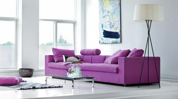 μοβ σχέδιο χρώματος σκούρο καναπέ χαμηλό τραπέζι