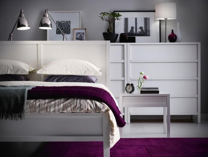 μοβ χαλί ιδέες διαβίωσης υπνοδωμάτιο λευκό κρεβάτι λειτουργικά φωτιστικά