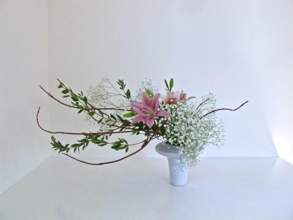 κρίνα gypsophila ιαπωνική διάταξη λουλουδιών