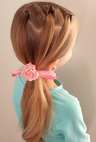 Küçük kızlar için doğal saç modelleri