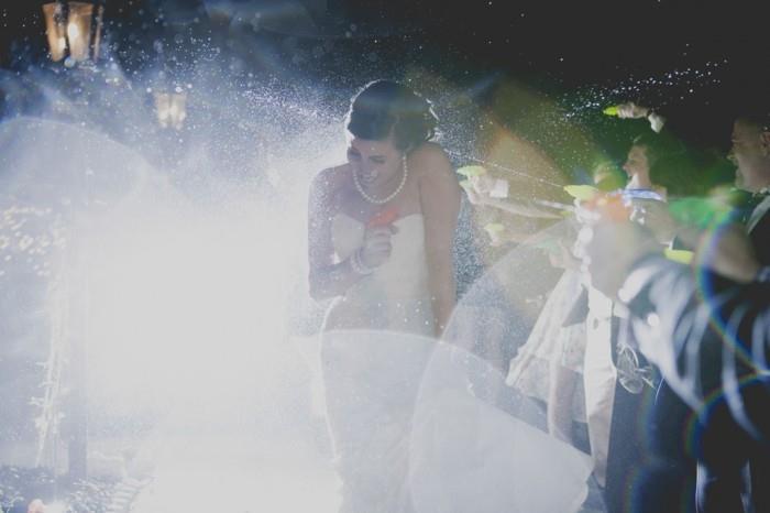 αστείες εικόνες γάμου ιδέες φωτογράφισης πιστόλι νερού