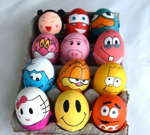 αστεία Πασχαλινά αυγά πολύχρωμοι χαρακτήρες κινουμένων σχεδίων