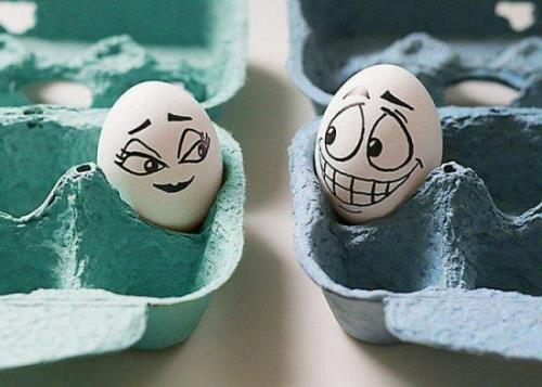 αστεία αυγά του Πάσχα ερωτευμένα