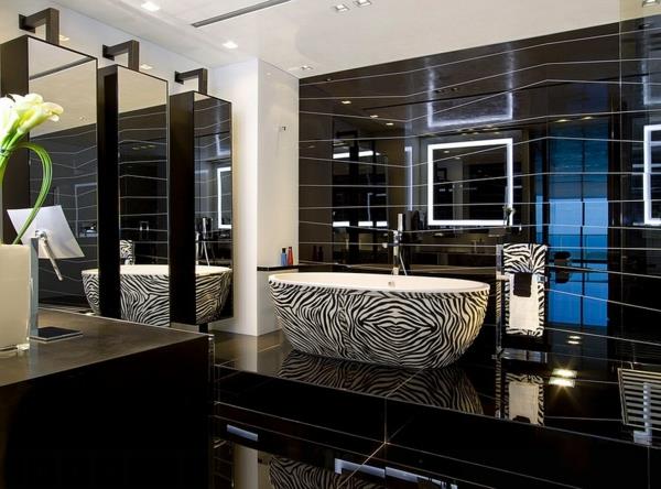 πολυτελές μπάνιο με γυαλιστερά πλακάκια ζέβρα μοτίβο