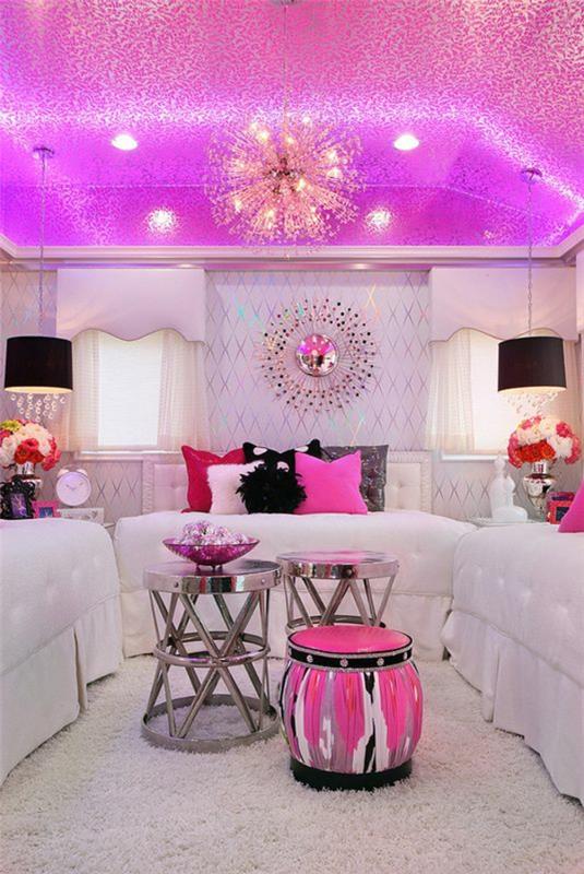 κορίτσι δωματίου εφήβων ροζ κουβέρτα λευκός καναπές τραπεζάκια