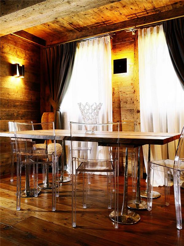 πολυτελής εξοχική κατοικία ampezzo ζωγράφος ξύλινες ακρυλικές καρέκλες τραπεζαρία