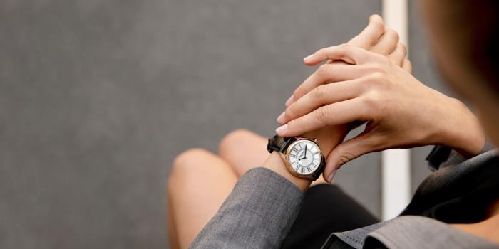 πολυτελή ρολόγια αγοράζουν σύγχρονη γυναίκα