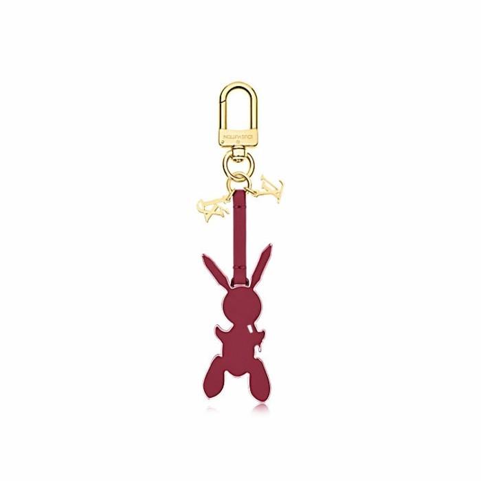 lv-accessories-for-the-bags-sign-from-jeff-koons