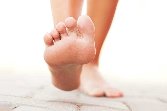 Τα συμπτώματα ανεπάρκειας μαγνησίου αναγνωρίζουν πτυχώσεις στα πόδια
