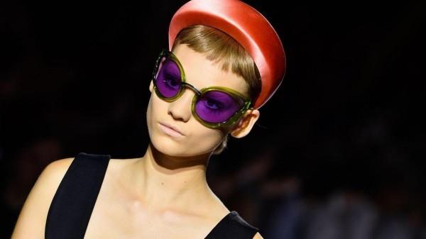 Μιλάνο εβδομάδα μόδας ασυνήθιστα γυαλιά
