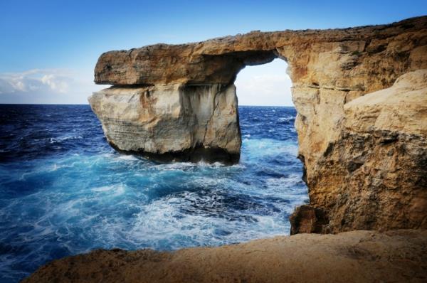 Μάλτα διακοπές γαλάζιο παράθυρο νησί γκόζο