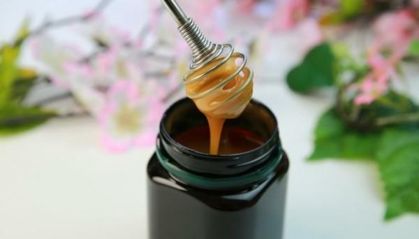 κουτάλι μέλι manuka