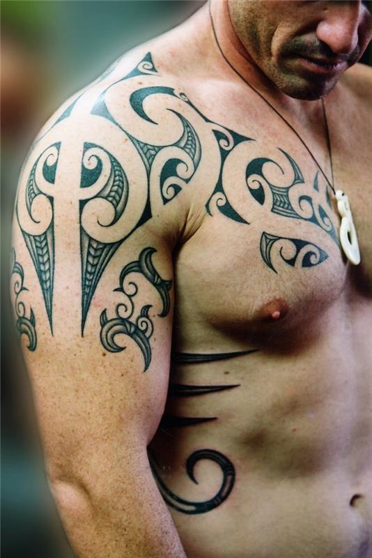 Μαορί τατουάζ ώμος άνδρας τατουάζ ιδέα