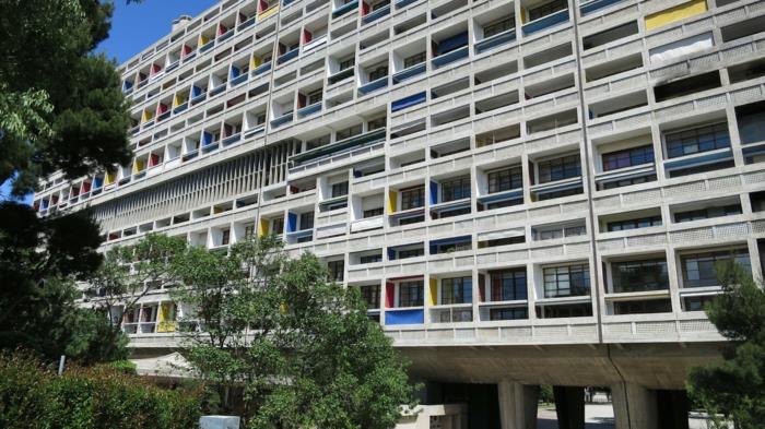 στερεό σπίτι κτίριο βρουλισμός αρχιτεκτονική le corbusier παραθέτω radieuse πολυκατοικία πρόσοψη πολύχρωμο