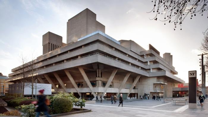 τεράστιο σπίτι κτίριο Λονδίνο Southbank εθνικό θέατρο βαρβαρότητα μοντέρνα αρχιτεκτονική