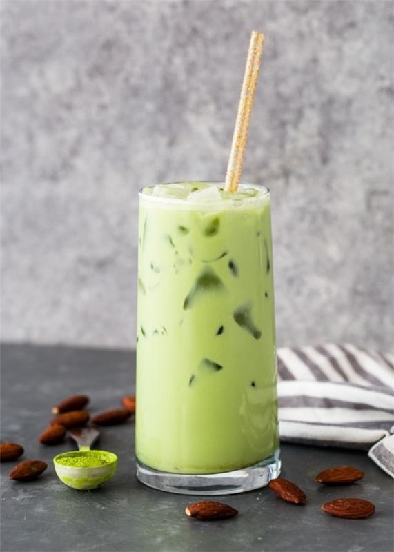 matcha τσάι latte με πάγο ως διψαστικό