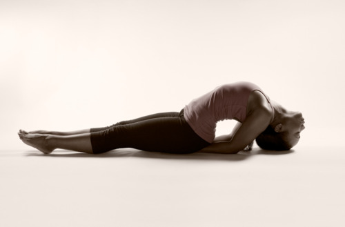 Matsyasana (žuvies pozos) joga, žingsniai, nauda, ​​pakeitimai ir atsargumo priemonės