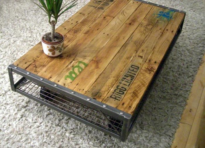 Φτιάξτε το δικό σας ξύλινο τραπέζι από παλέτες