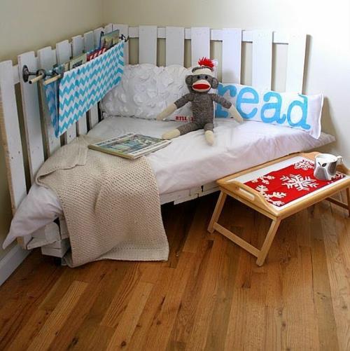 έπιπλα ξύλινες παλέτες ξύλινο δάπεδο γωνιακό κρεβάτι ιδέα μωρό