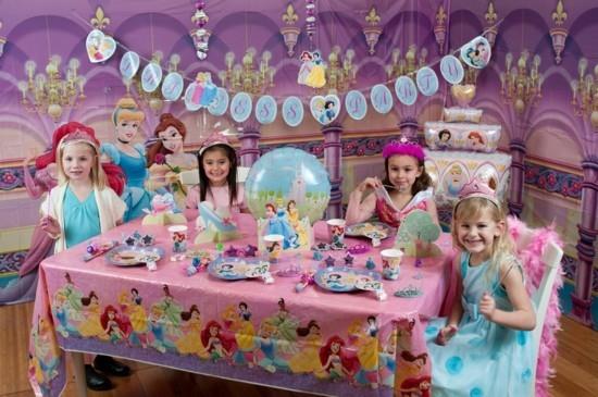 κορίτσια παιδιά πάρτι γενεθλίων γιορτάζουν τα κορίτσια οργανώνουν γενέθλια
