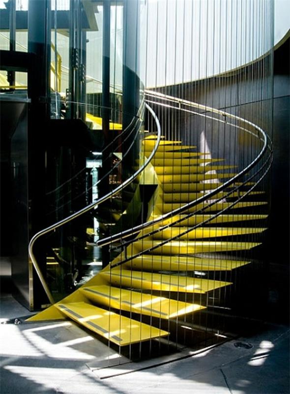 μεταλλικές σκάλες κίτρινο πλωτό σχέδιο