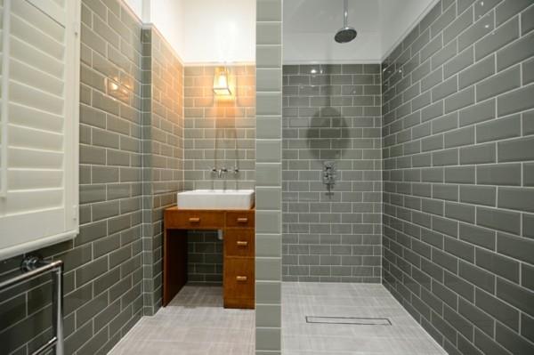 πλακάκια μετρό μπάνιο γκρι πλακάκια τοίχου ανοιχτό πάτωμα