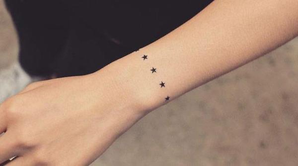μίνι τατουάζ γυναίκες μικρά αστέρια τατουάζ καρπού