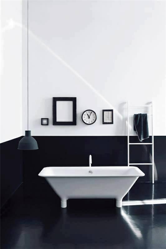 μινιμαλιστικές ιδέες μπάνιου μπανιέρα μαύρες επιφάνειες