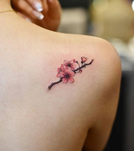 μινιμαλιστικό τατουάζ άνθη κερασιάς