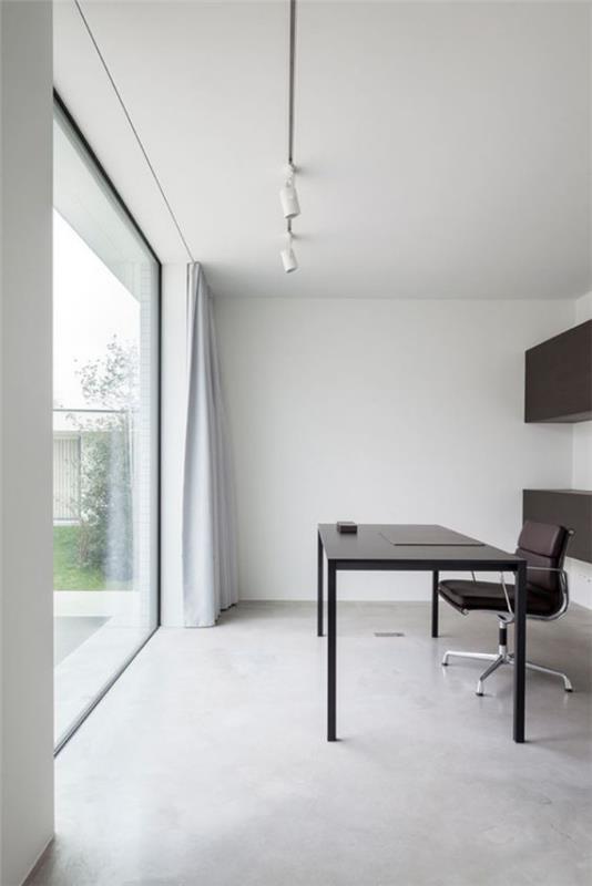 μινιμαλιστικό γραφείο σπιτιού φωτεινό λευκό περιβάλλον πολλή φωτεινή γαλλική πόρτα κομψά μαύρα έπιπλα γραφείου