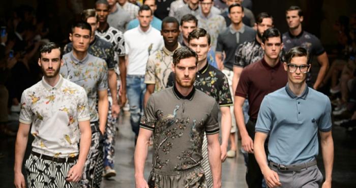 ανδρικές τάσεις μόδας 2016 casual t -shirt παντελόνι με μοτίβο floral μοτίβο Μιλάνη εβδομάδα μόδας dolce gabbana