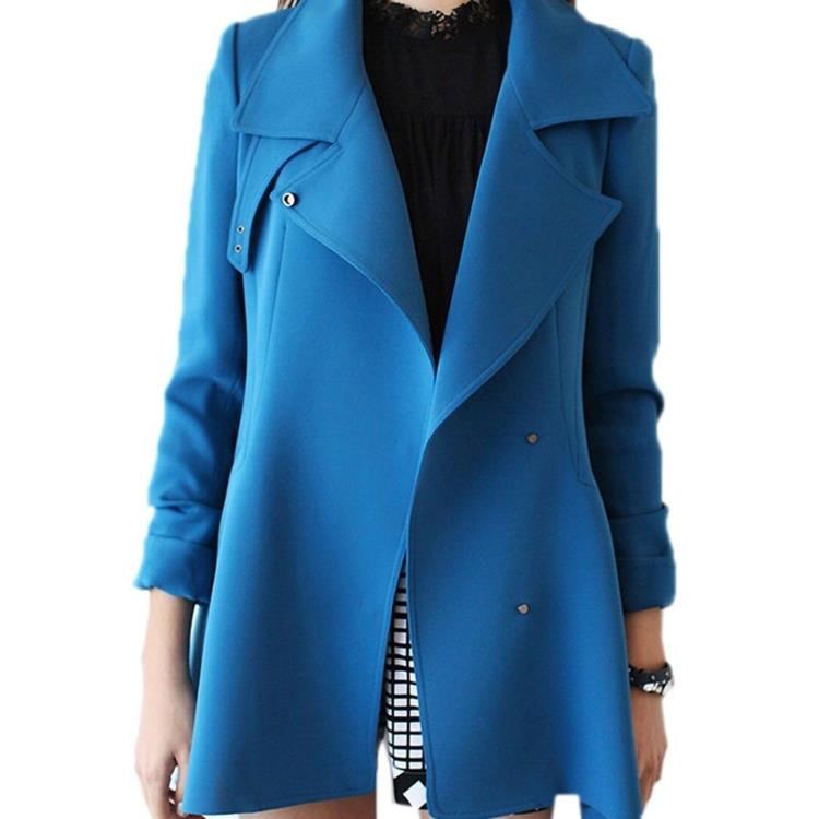 μοντέρνα γυναικεία παλτά τρέχουσα τάση χρώματα μπλε