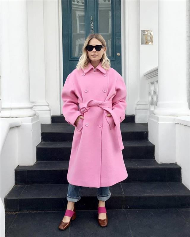 μοντέρνα γυναικεία παλτά τρέχουσα τάση χρώματα ροζ