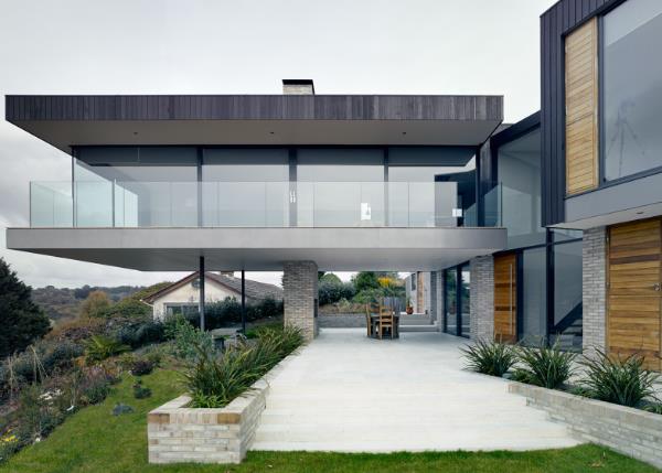 μοντέρνα αρχιτεκτονική - υπέροχες μεγάλες προσόψεις από γυαλί