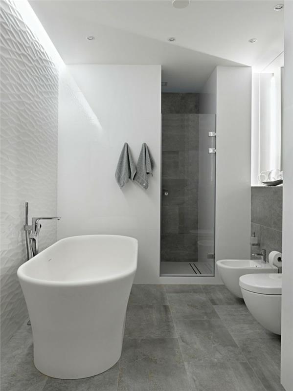 μοντέρνο μπάνιο ανεξάρτητο μπανιέρα πλακάκια δαπέδου τσιμεντένια εμφάνιση καμπίνα ντους